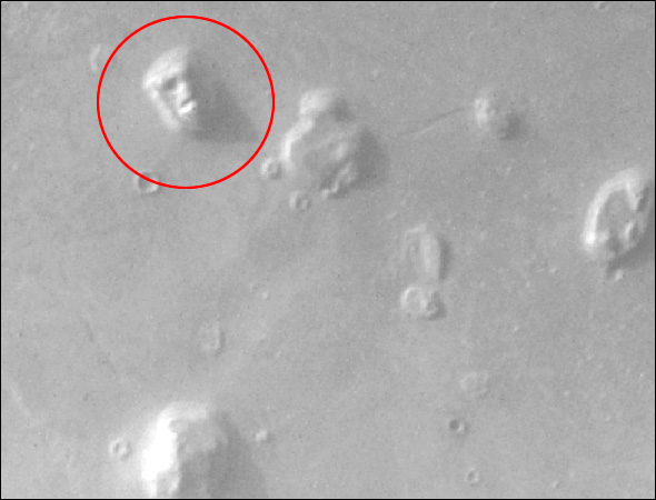 وجه بشري على سطح المريخ...21
