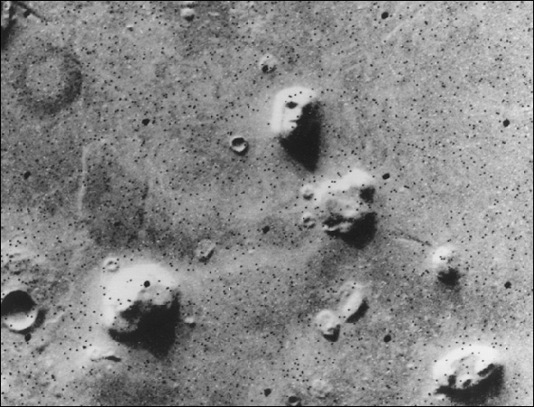 وجه بشري على سطح المريخ...22