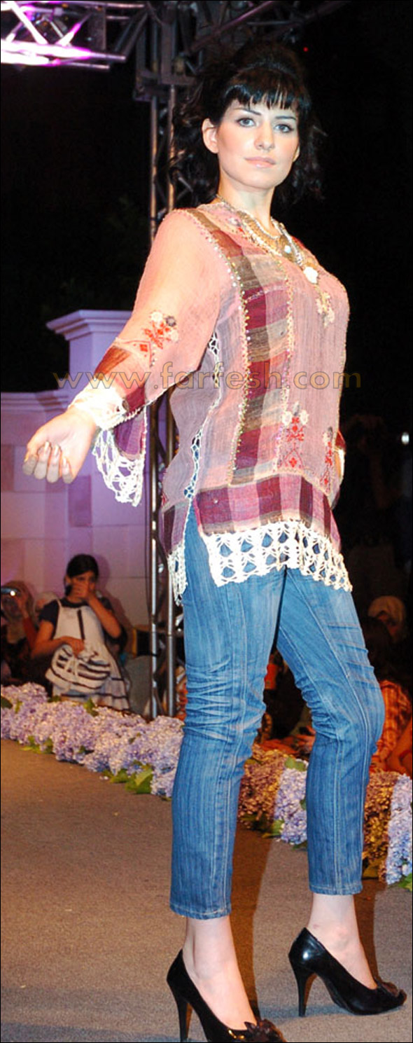 فرفش يعرض أزياء صيف 2008 من دمشق..102