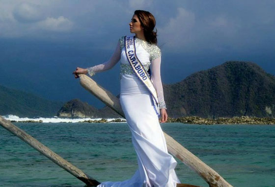  صورة رقم 13 - مصرع ملكة جمال فنزويلية خلال مشاركتها في مظاهرة